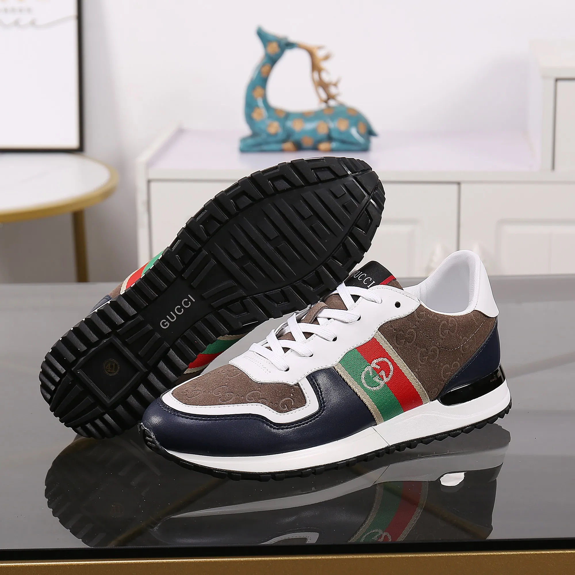 Factory price: 400💰The new spring model is here again! [Gucci Sports Men's Shoes] Gucci fashionable casual men's shoes🇨🇳Original 1:1 mold, new model debuts first💯Not high-profile but avant-garde, simple, low-key and fashionable, super versatile style🌿Made of original cowhide➕Sheepskin lining🎋The version is comfortable on the feet, first-class workmanship🍍Number: 38-44, customized 45